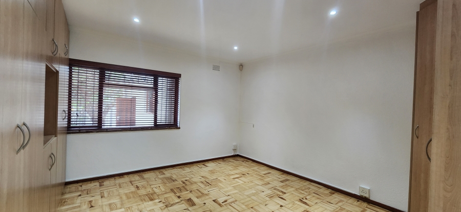 To Let 3 Bedroom Property for Rent in Meadowridge Western Cape